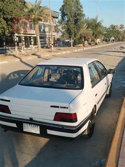 Peugeot 405